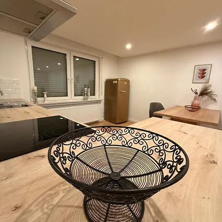 Am Waldrand Ruhe & *