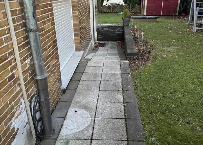 Am Waldrand Ruhe & *